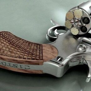 Dünyanın en küçük silahı 9 worldsmallestrevolver6nm1