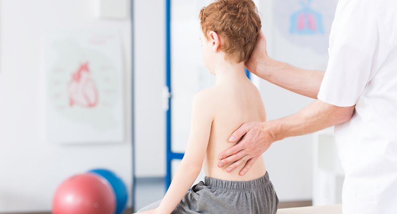 Omurga Eğriliği Nedir, Tedavisi Nasıl Yapılır?